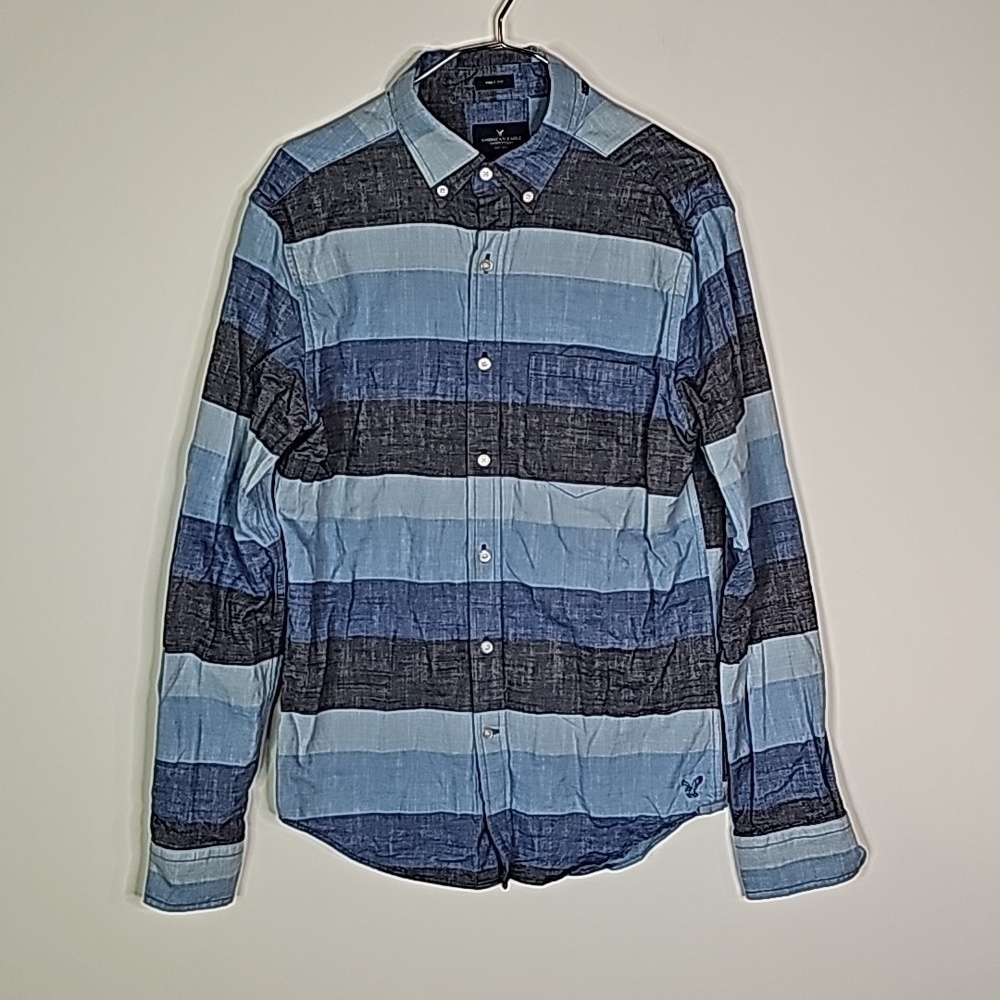 American Eagle small blue plaid prep fit long aleeve button up shirt